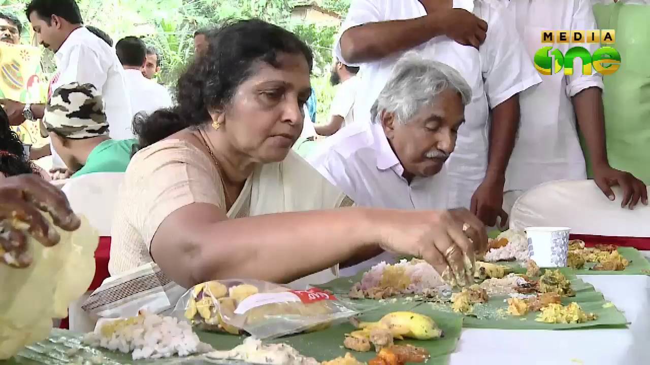 VS and oommen chandy celebrate ONam