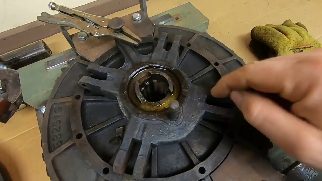Caterpillar D2 #5J1113 Chassis Rebuild Ep.4: Built a Rusty Stuck Clutch Tool -  Then 