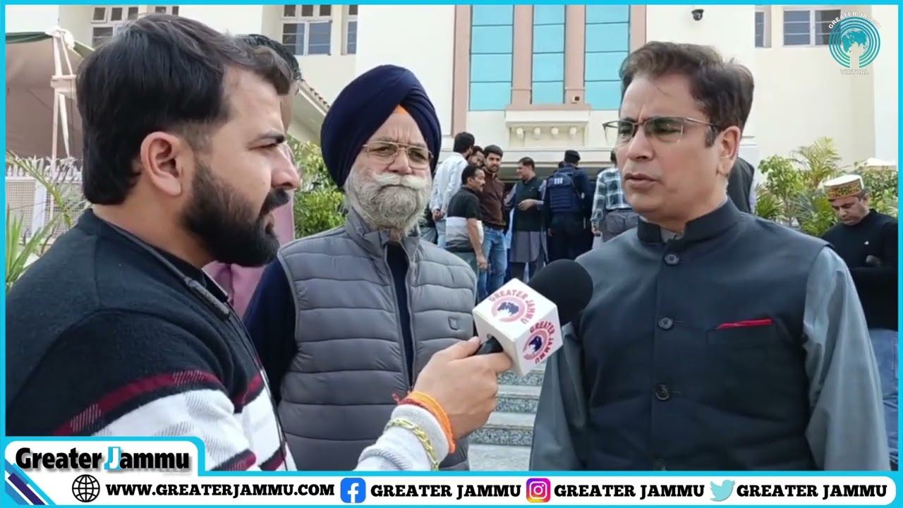 Sorry बोल दिया अब Thank You भी बोल दें; Tanvir Sadiq अभी हम Historical building के बाहर है