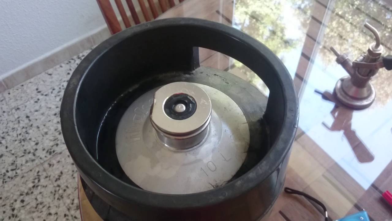 Sacar espadín barril cerveza