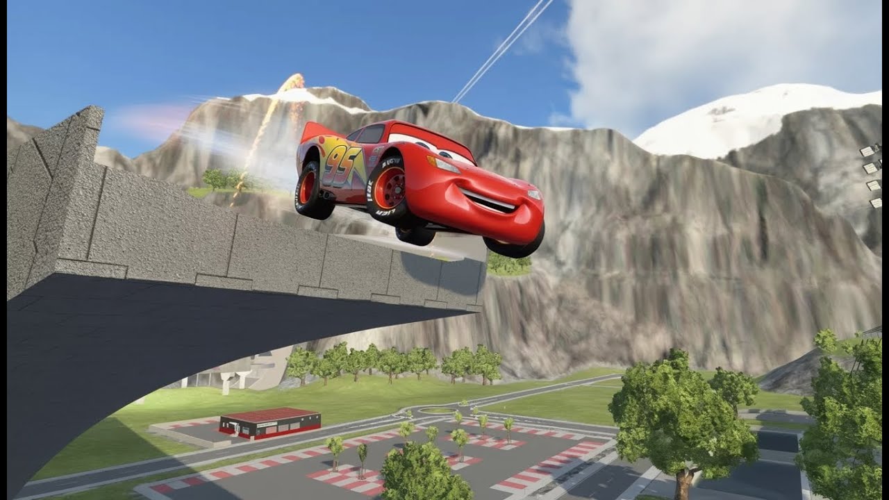 MEGA RAMP JUMP with Lightning McQueen and other Disney Cars!