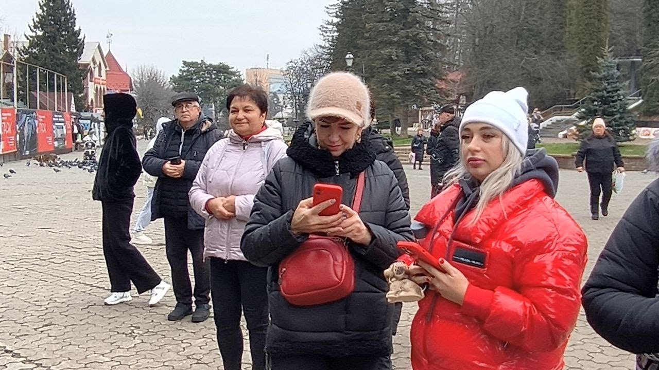 Червона Калина на бюветі у Трускавці