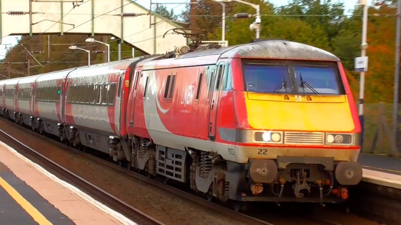 Trains at Longniddry, ECML - 14/10/19