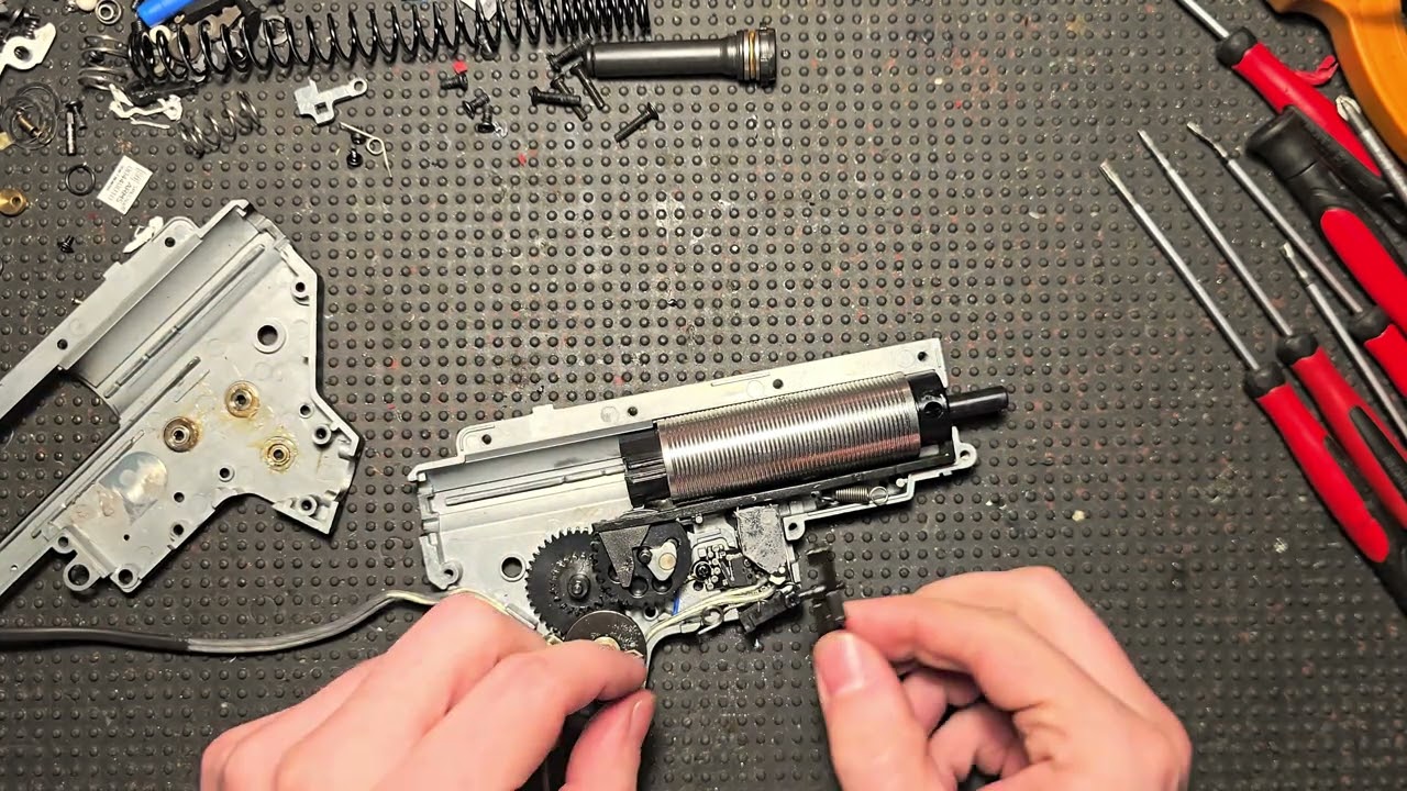 Recenze Gearbox: Cyma EMG XM177 Colt 610