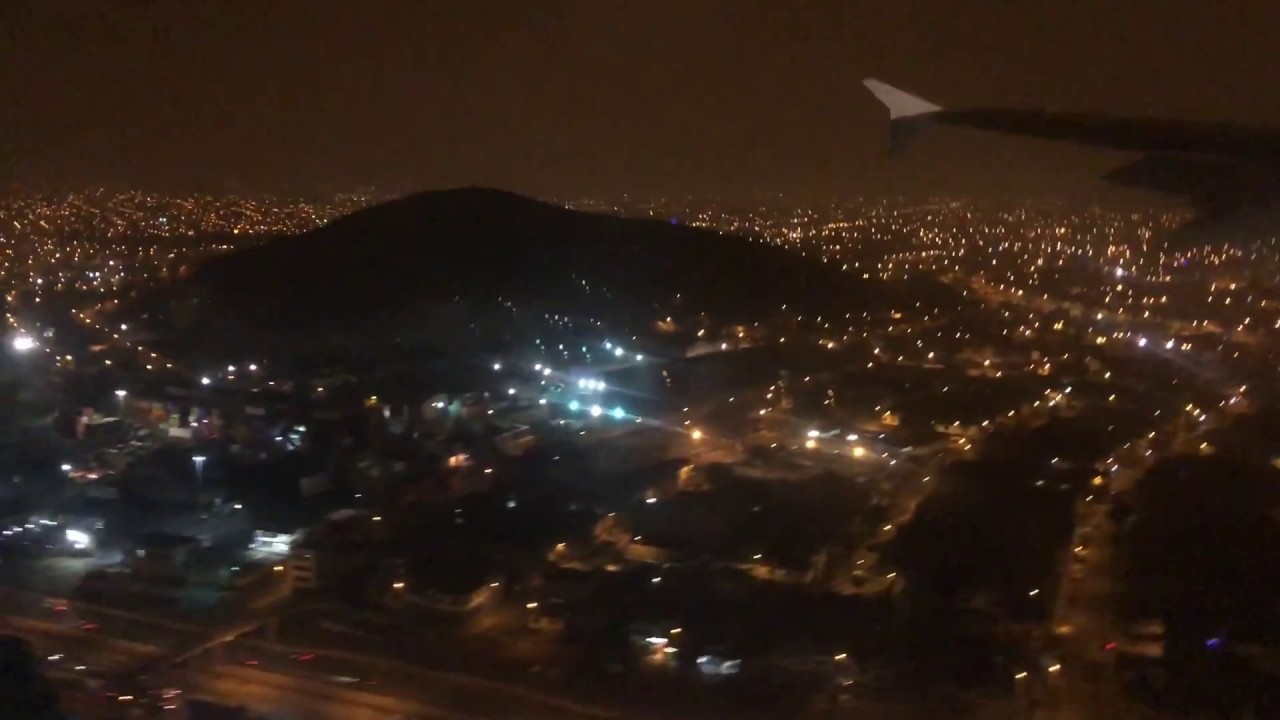 Aterrizaje nocturno en el aeropuerto Internacional Jorge Chávez, Lima, LATAM, A319