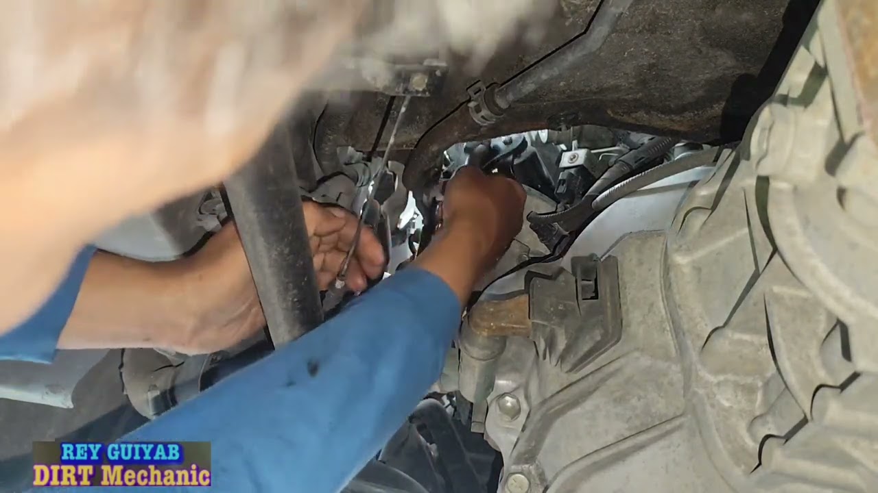 TOYOTA HI-ACE; Change oil and flushing. | DIRT MECHANIC
