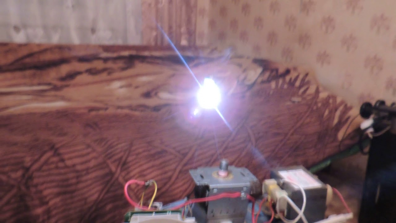 Torch with Microwave Magnetron