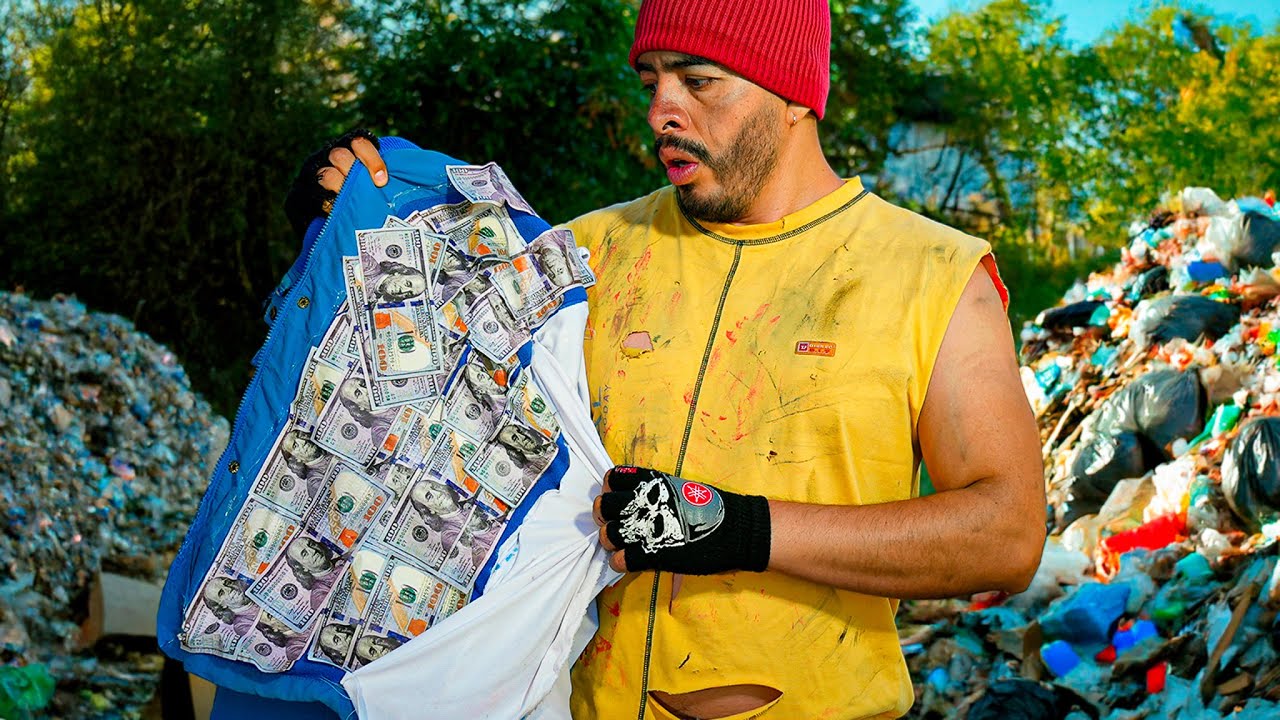 Коллекционер нашел пальто, за которое заплатил большую сумму денег, и это изменило его жизнь.