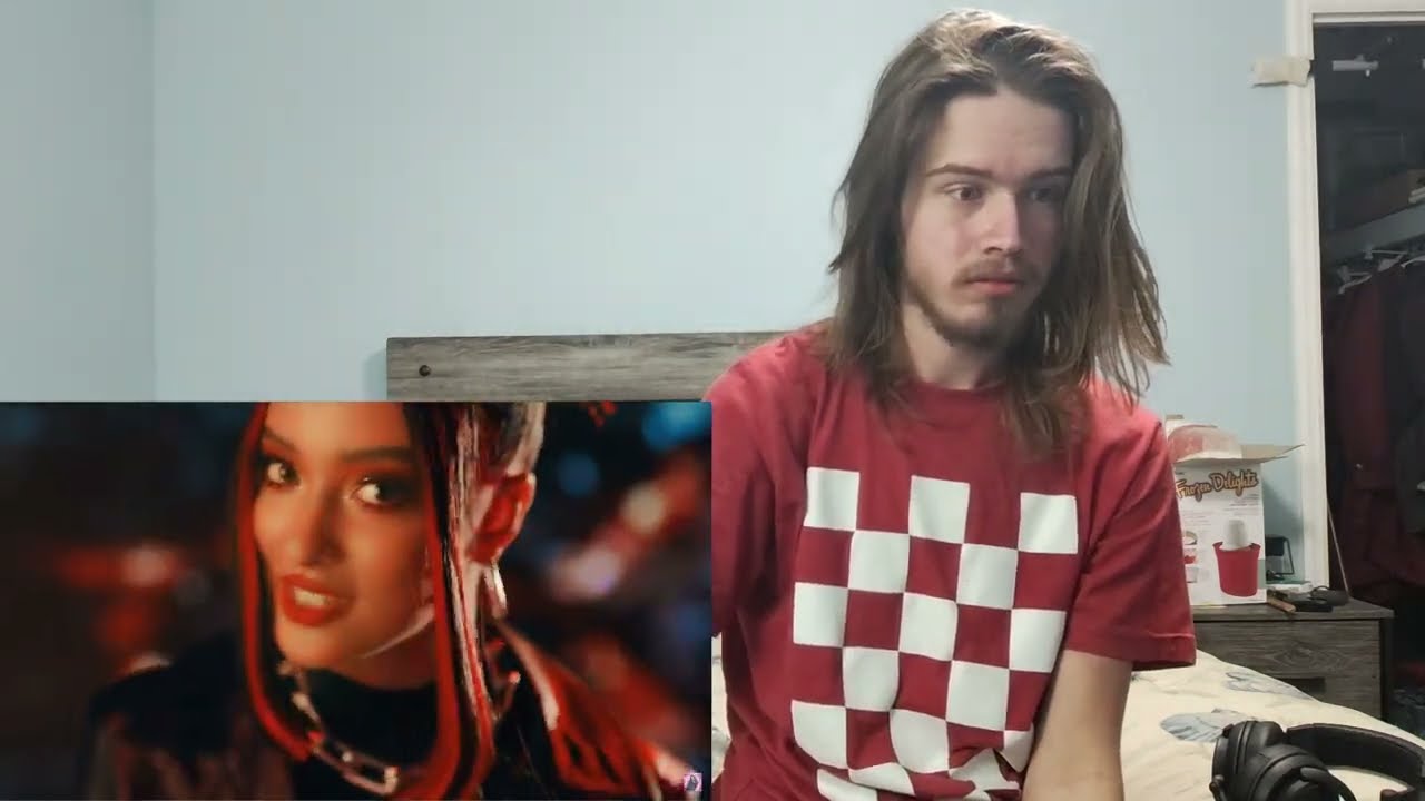 Певица РЕАГИРУЕТ на Hero (музыкальное видео vs Stripped vs Orchestral) от FAOUZIA | 