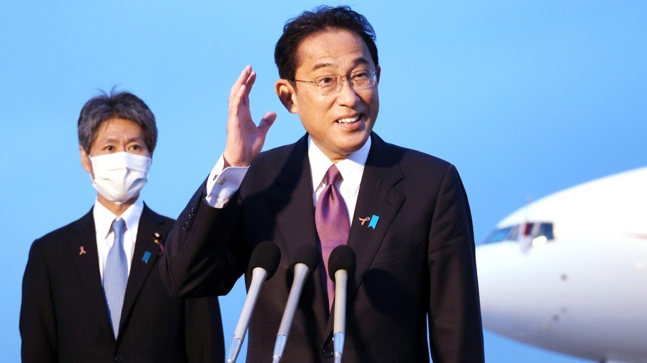 Japanese Prime Minister escapes smoke bomb attack
