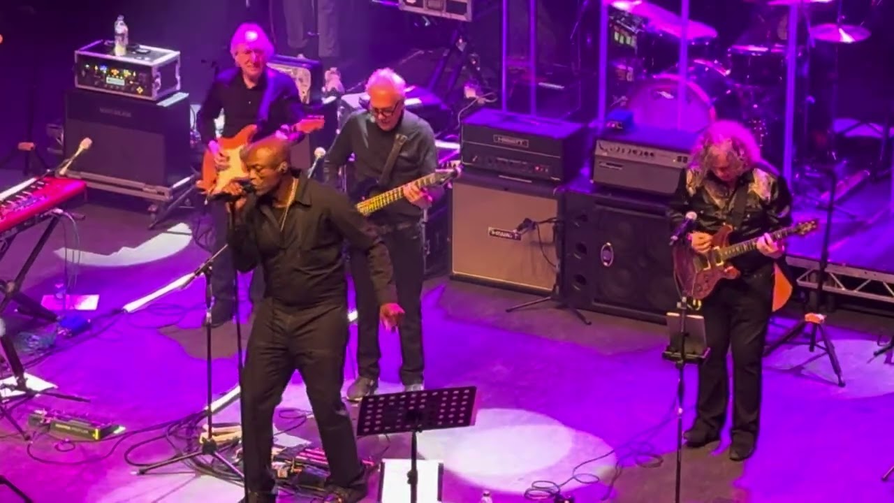 Тревор Хорн / Сил - Owner of a Lonely Heart (Live) - 02 Shepherd’s Bush Empire - 20-12-2025
