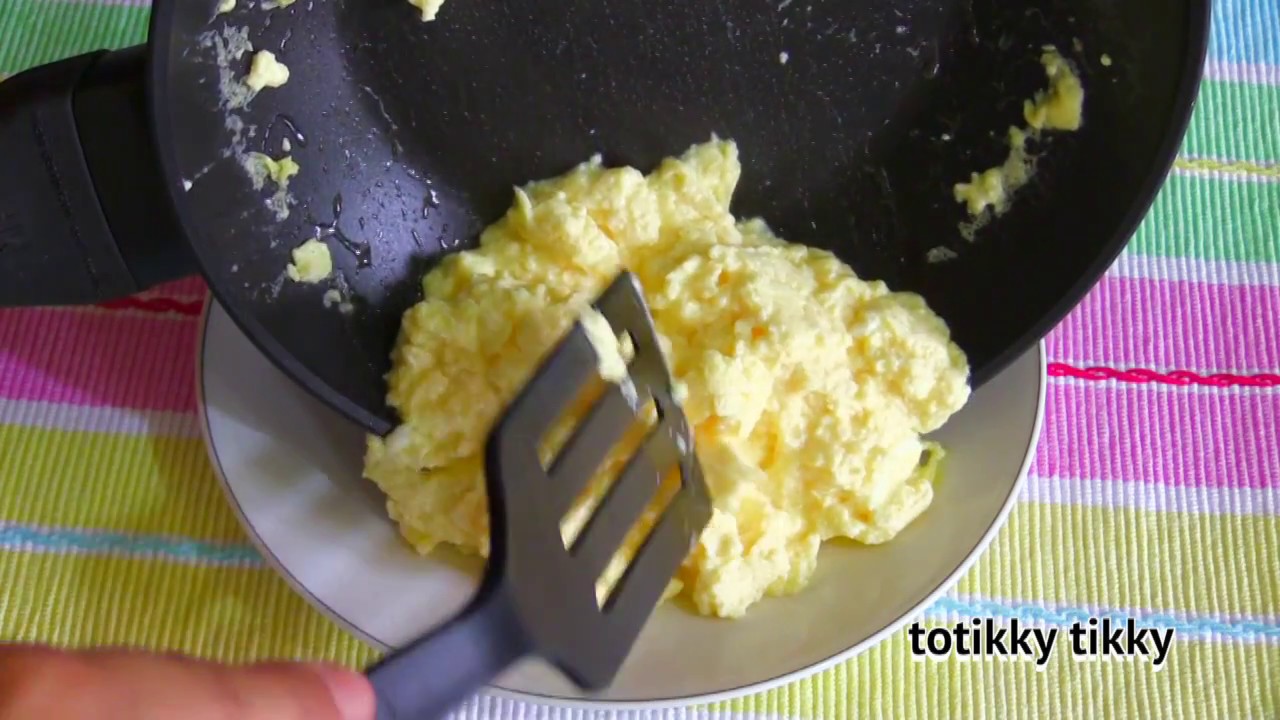 Sour Cream Scrambled Eggs : Breakfast Recipe