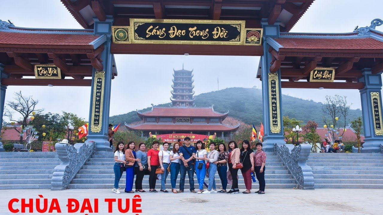 Đường lên chùa Đại Tuệ Nam Đàn