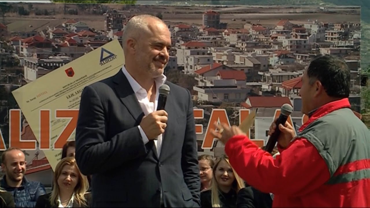 Report TV - Rama ne Cakran te Fierit batuta me fermeret per Barcelonen, çadren e PD e Lulzim Bashen