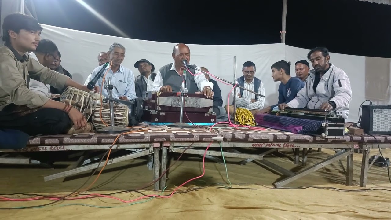 ભજન ઘડપણ કોને મોકલા ભંડેરી પરીવાર દ્વારા આણંદમાં 