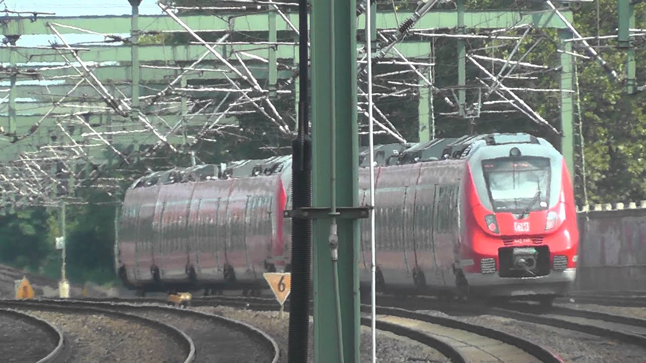 Eine Hamsterbacke ET 442 in Doppelpack der fuhr in K&ouml;ln Ehrenfeld ab mit der RE Linie 9 der RSX