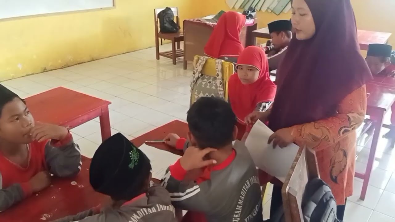 Simulasi Mengajar Bahasa Cirebon (Materi Perkenalkan dan percakapan bahasa Cirebon kelas IV) 