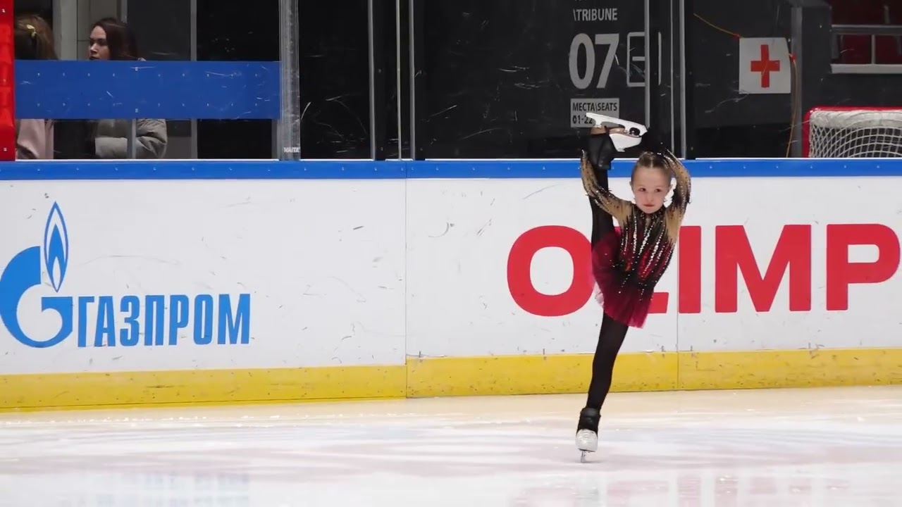 Lisa Mk, figure skater 5 years old, Confident