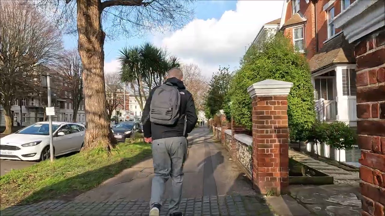 Virtual Walk - Eastbourne Seafront To Town Centre Shops - February 2025 | kittikoko