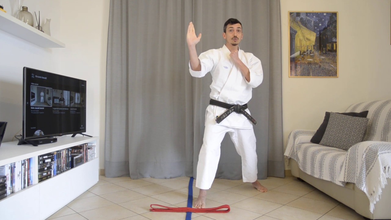 Karate applicato: uscita e contrattacco con calcio circolare e laterale