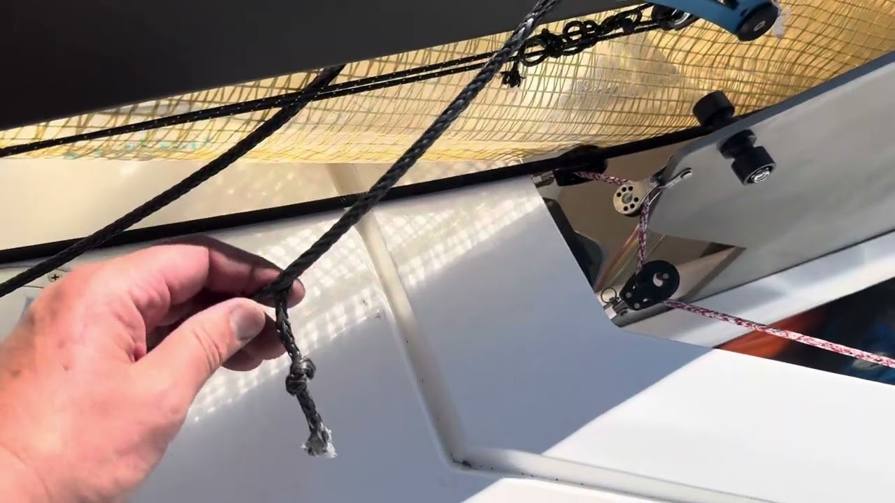 Finn sailboat Rigging basics: Boom vang kicker