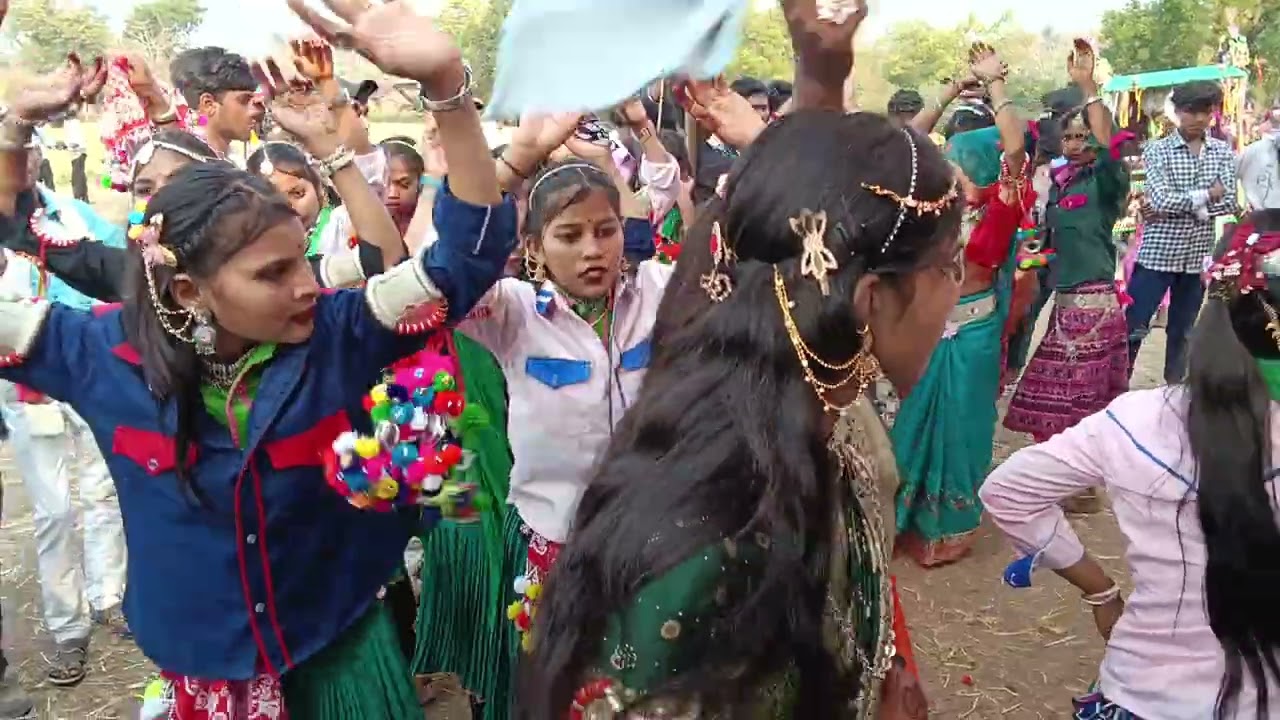 चौतीरिया ठाकुर बैन्ड का धमाकए