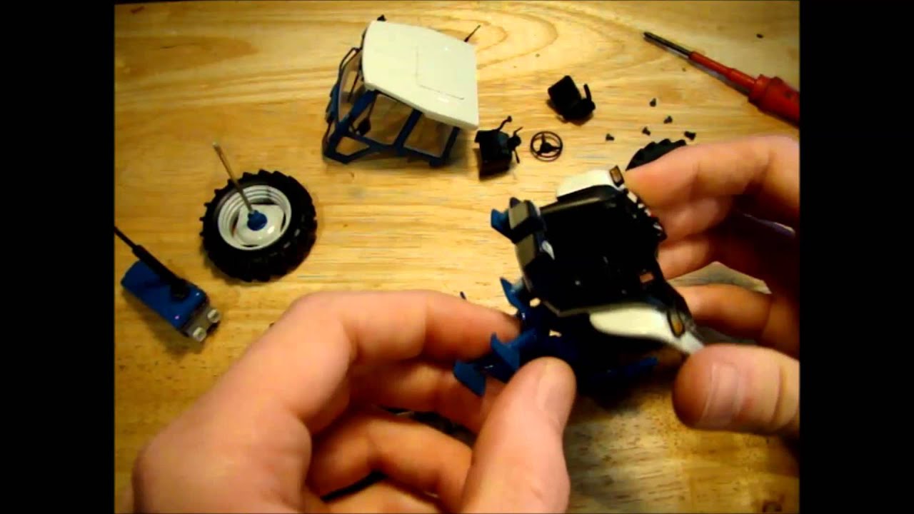 How to disassemble a Universal Hobbies Ford 7810