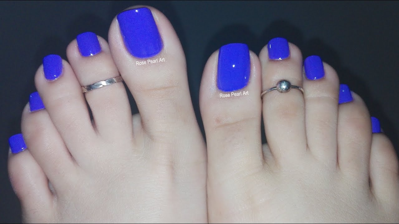 Winter Pedicure- Painting My Toe Nails- Tips To Paint Your Toes Blue | Rose Pearl