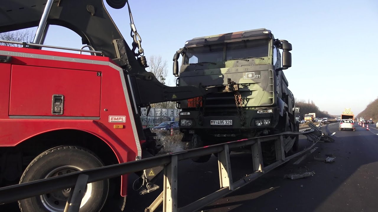 Bundeswehr-Tankwagen durchbricht Mittelschutzplanke auf A4 in Köln-Klettenberg am 11.01.24 + O-Ton