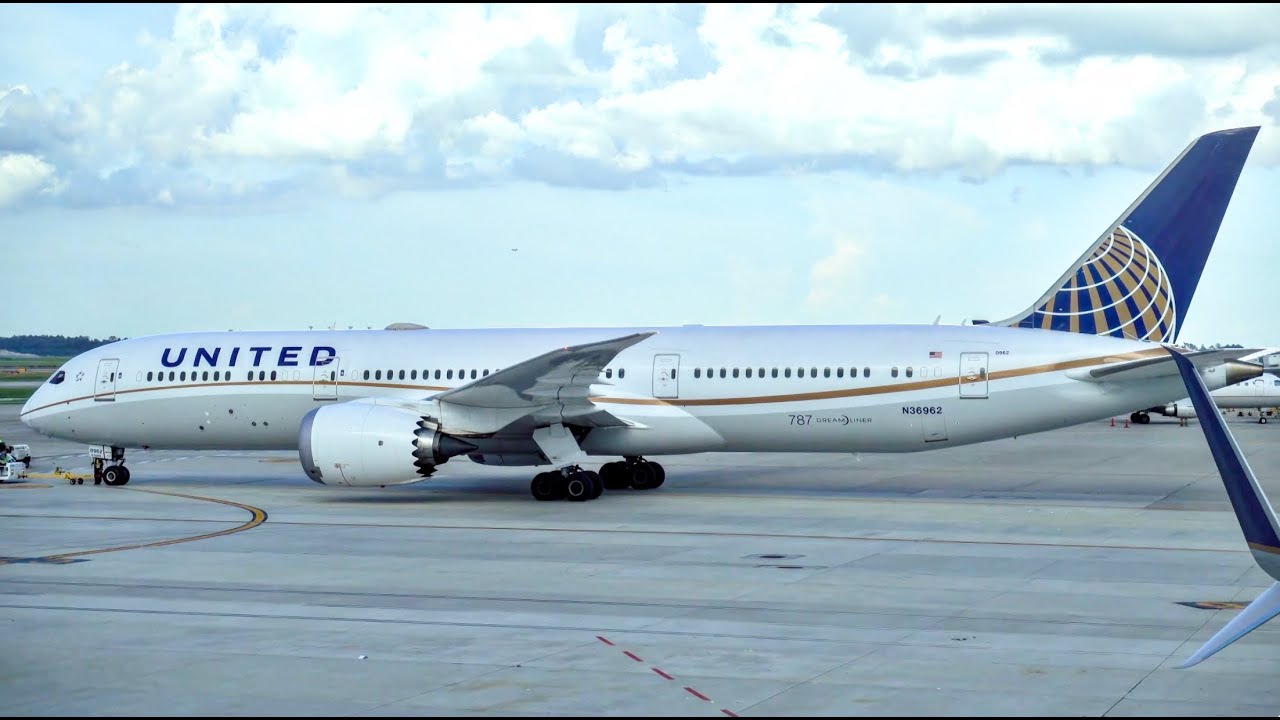 UNITED AIRLINES Boeing 787-9 / Los Angeles to Houston
