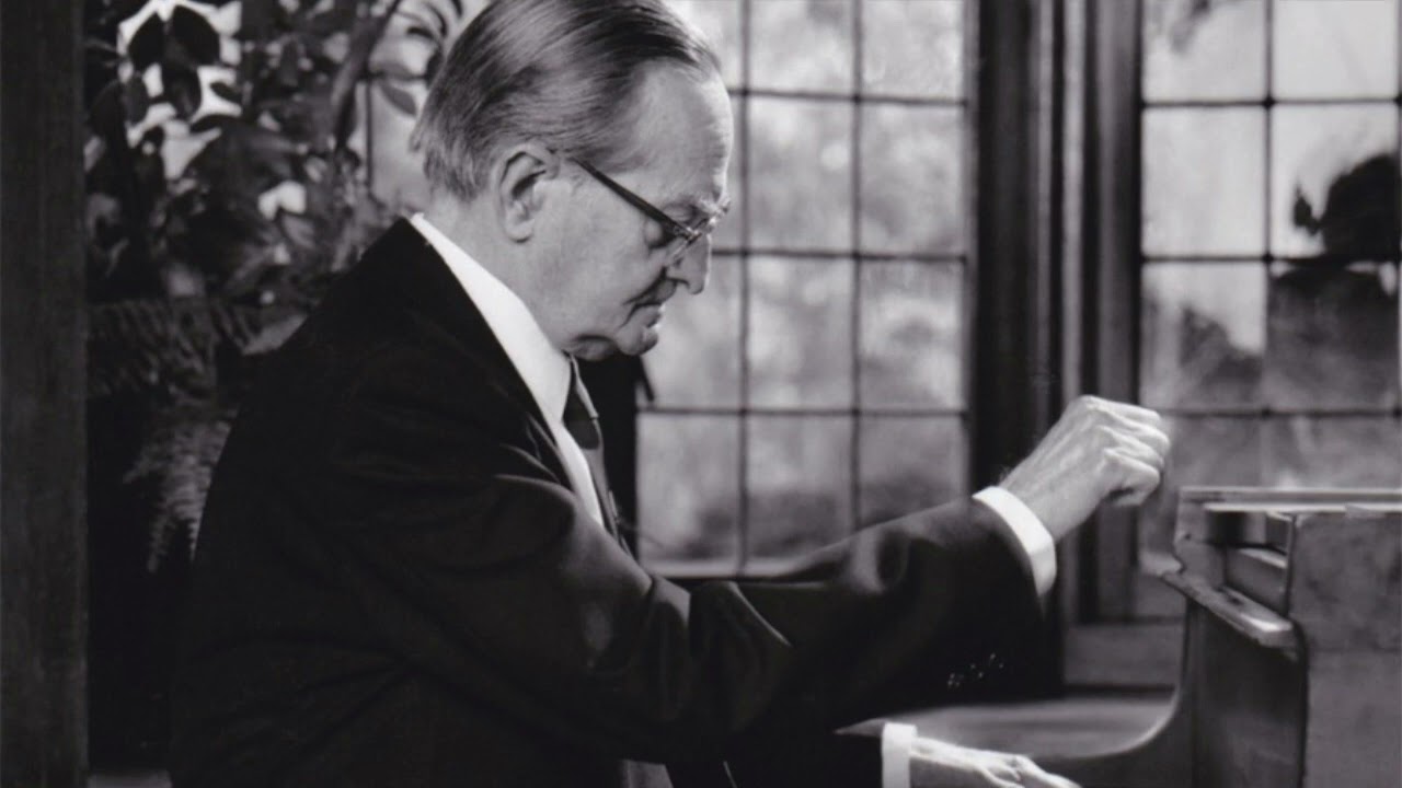 Cor de Groot plays Weber Piano Concerto No.1 in concert
