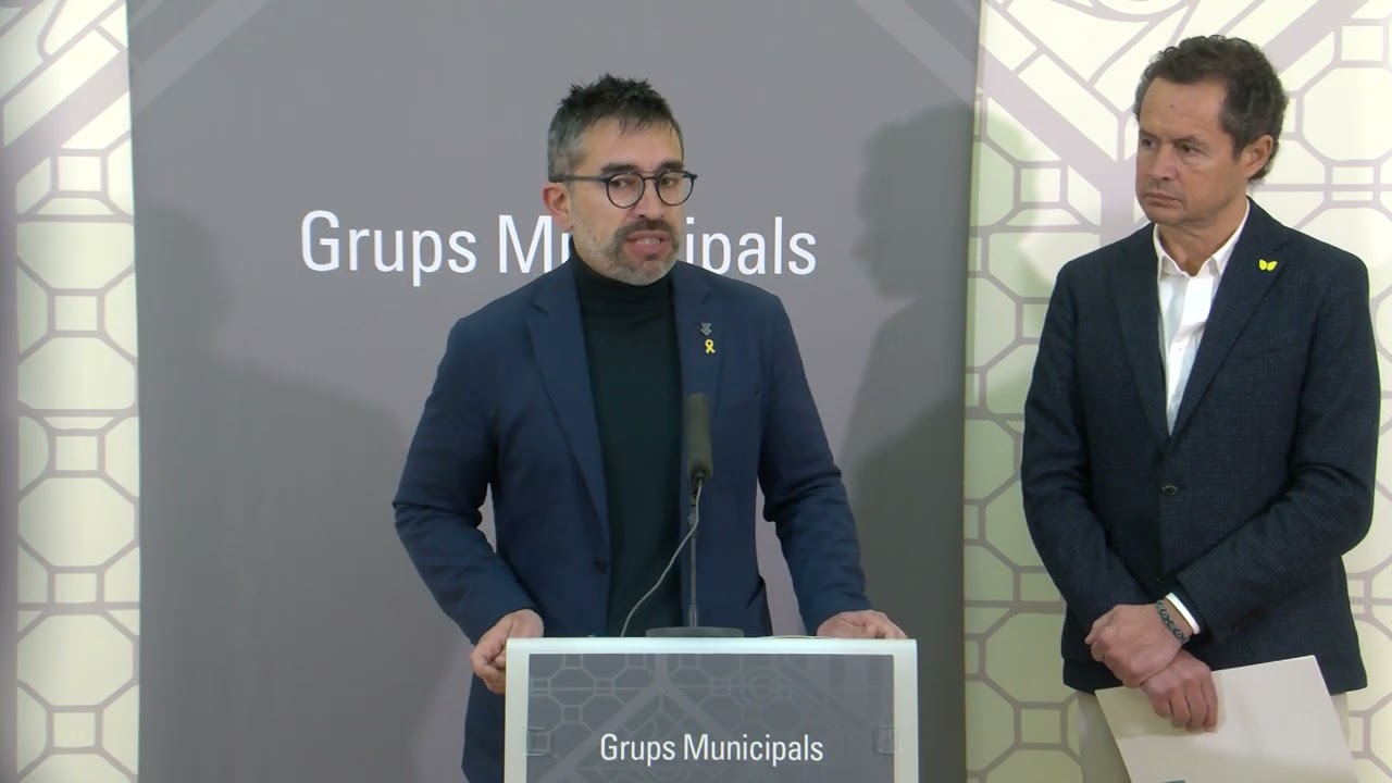ERC i Junts demanen penjar la pancarta &ldquo;Visca la Rep&uacute;blica&rdquo;, la tricolor i l&rsquo;estelada a l&rsquo;Ajuntament