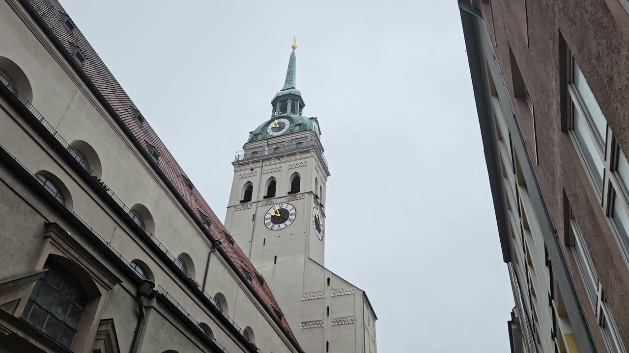 München (M) Altstadt kath. Pfarrkirche Alt St. Peter : Vollgeläut