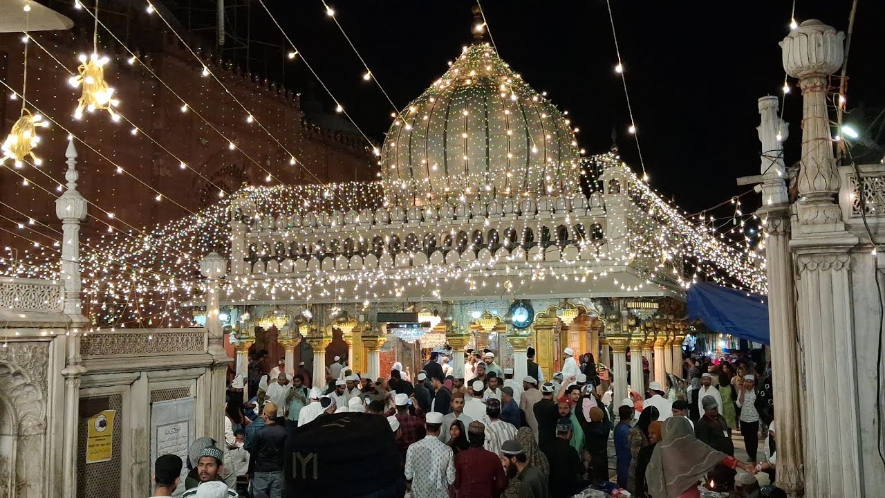 Night at Hazrat Nizamuddin Dargah Delhi 🌙 | Beautiful Qawwali Experience