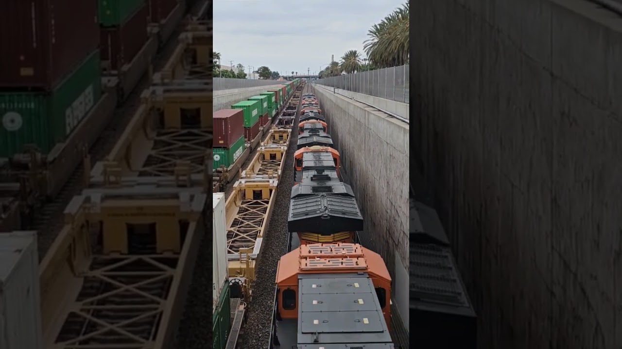 8 engines climbing out the Alameda Corridor#trains