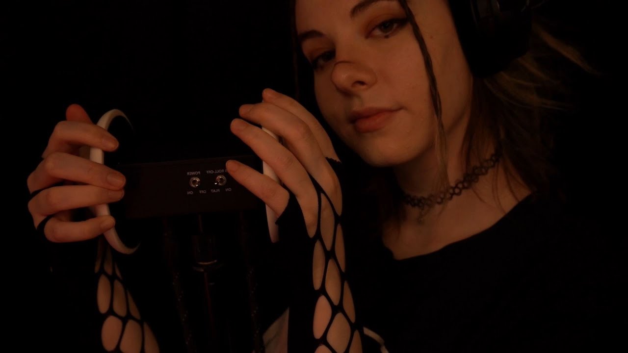 ASMR | Sleepy Whispered Ramble & Slow Ear Brushing - Binaural, Ambience Sounds