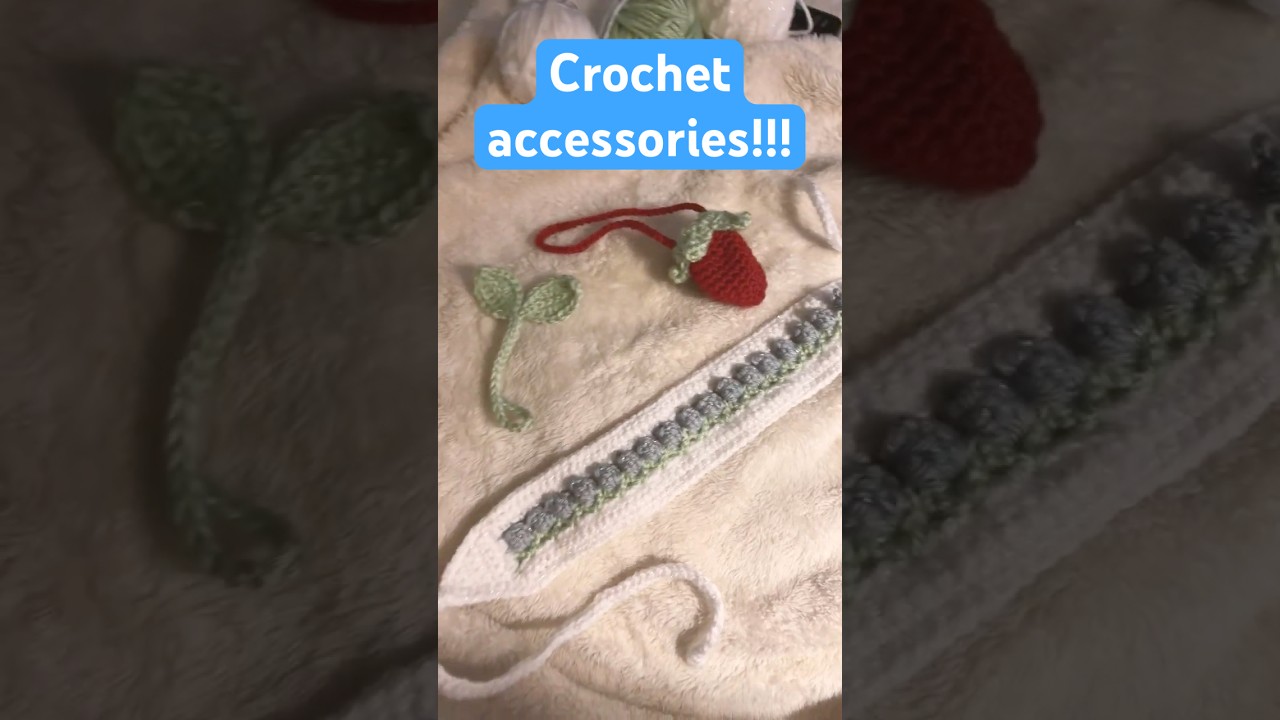 Cute crochet accessories - headphones sprout, strawberry pouch, tulip headband #crochet #cottagecore