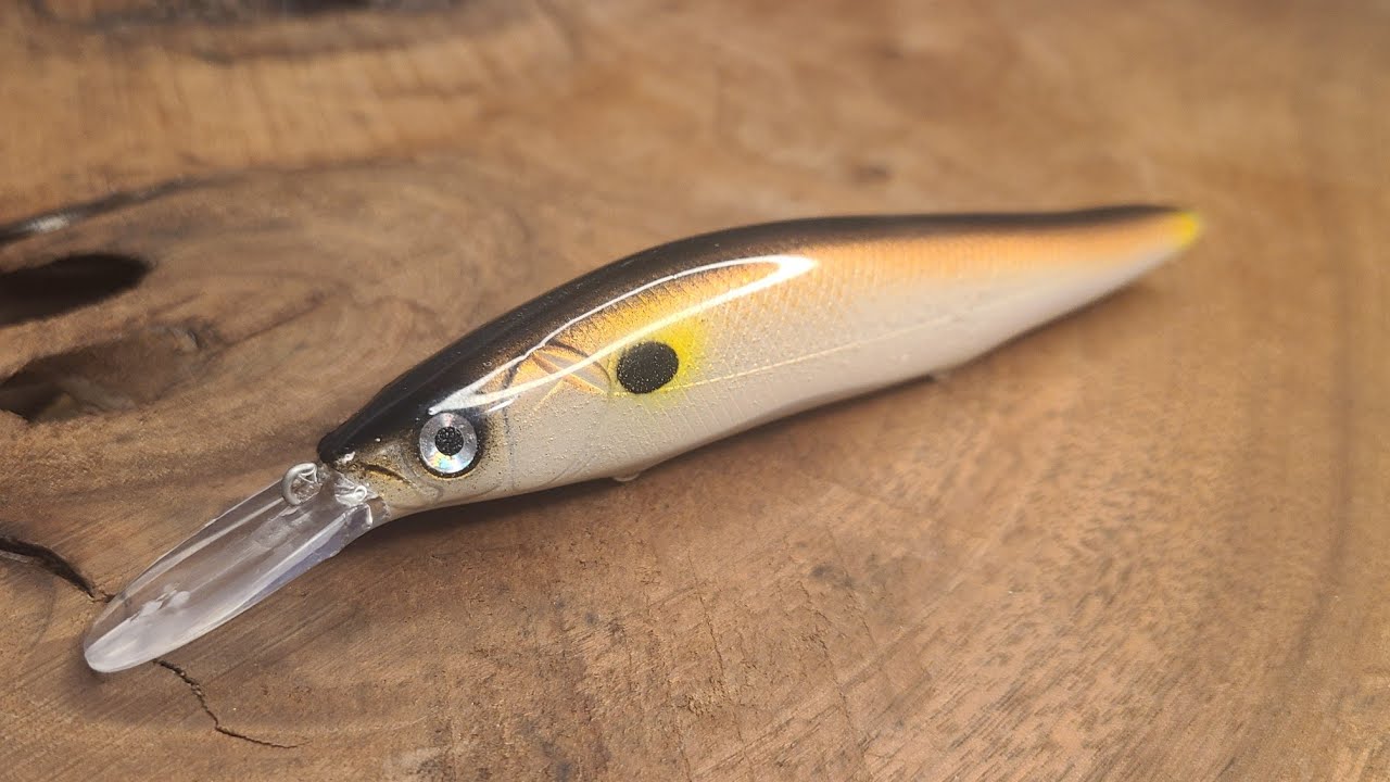 Painting a shad jerk bait!