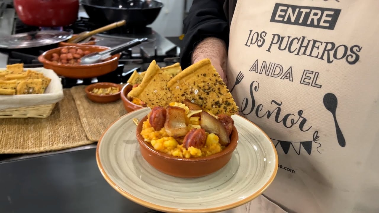 Patatas revolconas