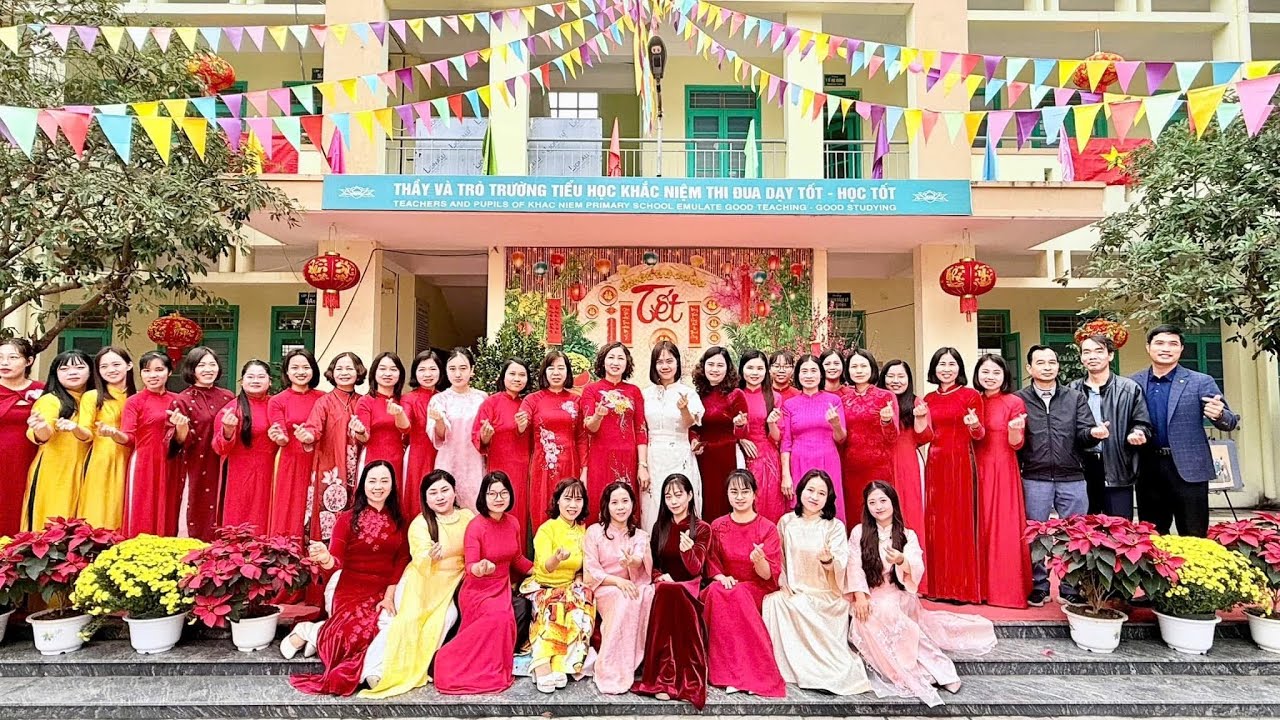 Thướt tha tà áo Việt