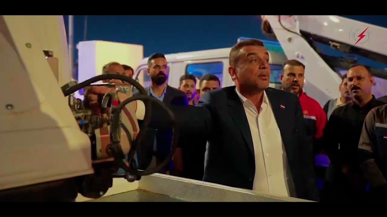 بحضور محافظ ذي قار فرع توزيع كهرباء ذي قار يجري مراسم أستلام ١٢ آلية تخصصية نوع رافعة إنارة