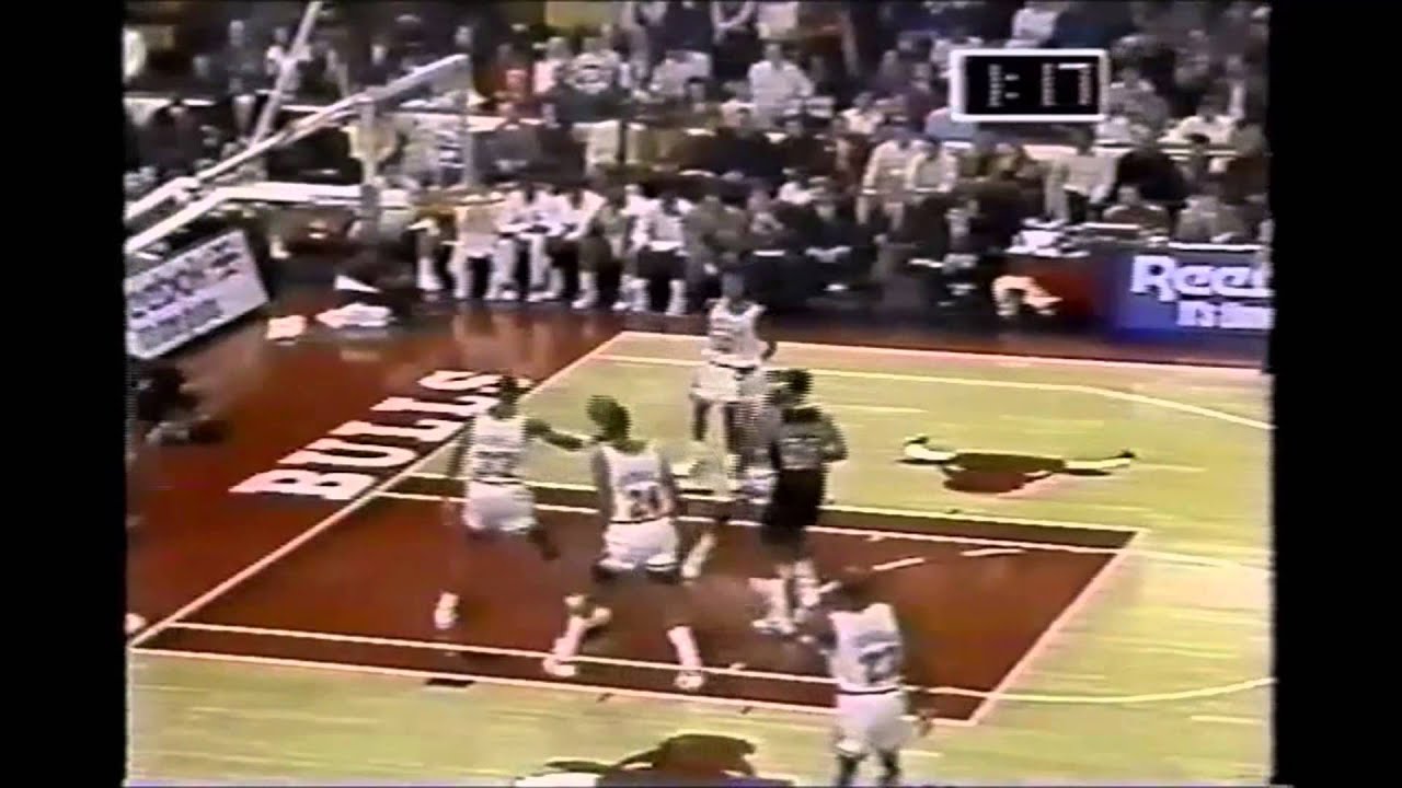 Michael Jordan Vs Clyde Drexler (12-08-1990)