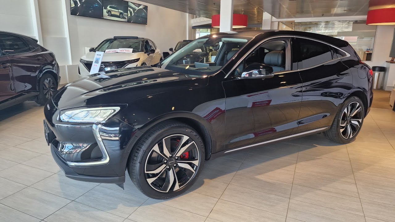 SERES 5 Huawei Electric Car | Visual Review