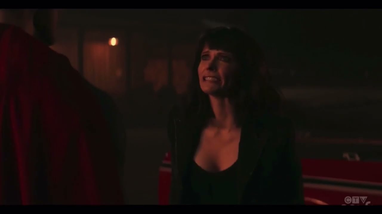 Bizarro Lois breaks up with Bizarro