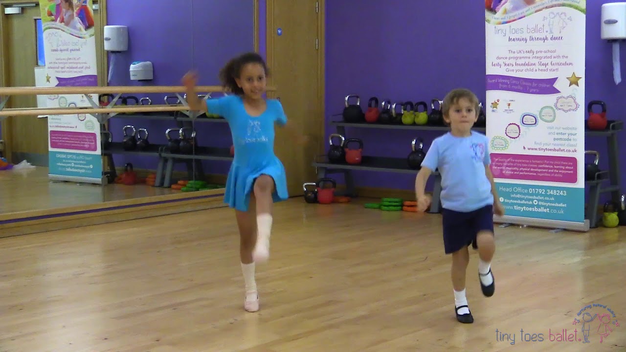 Dance with our tiny toes ballet stretch Song. Kids ballet Classes made fun!