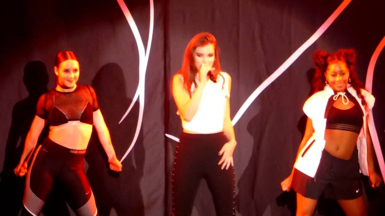 Hailee Steinfeld - Love Myself Concert Live - SJSU Event Center, San Jose, CA