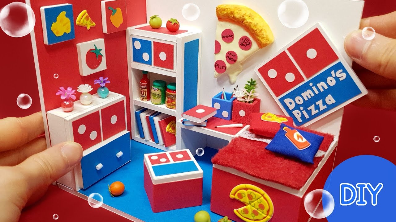 DIY miniature dollhouse - Domino's Pizza Room decor !
