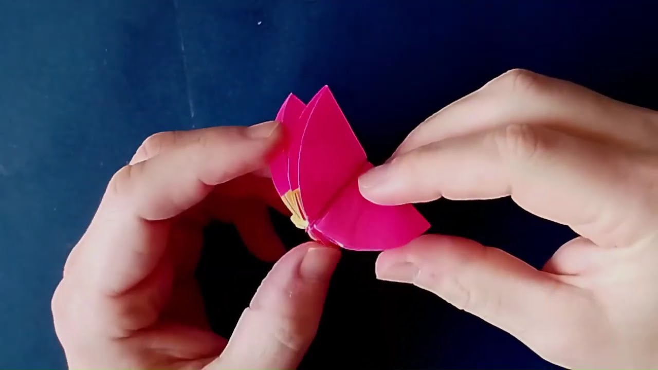 Blüten aus Papier basteln - Blüte mit Blütenstaub #deko #diy #basteln