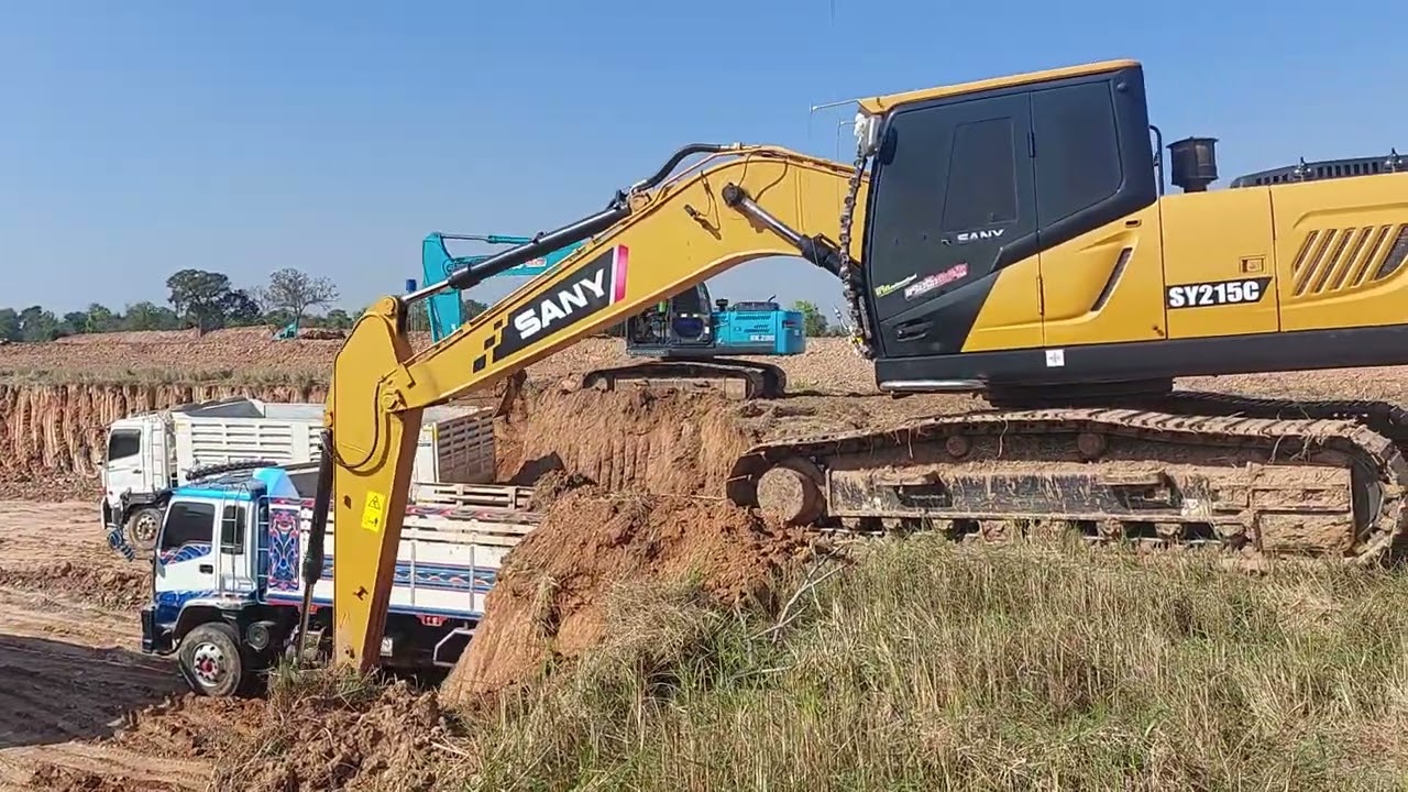 สองเสือโคจรมาเจอกัน SANY SY215C SUPER ACE VS KOBELCO SK200-8-SUPER-XM ดัมพ์ตั้งรับ เปิดบ่อใหม่