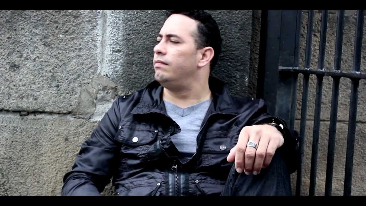 Santiago torres jr. Mi casa no se cae Official Video